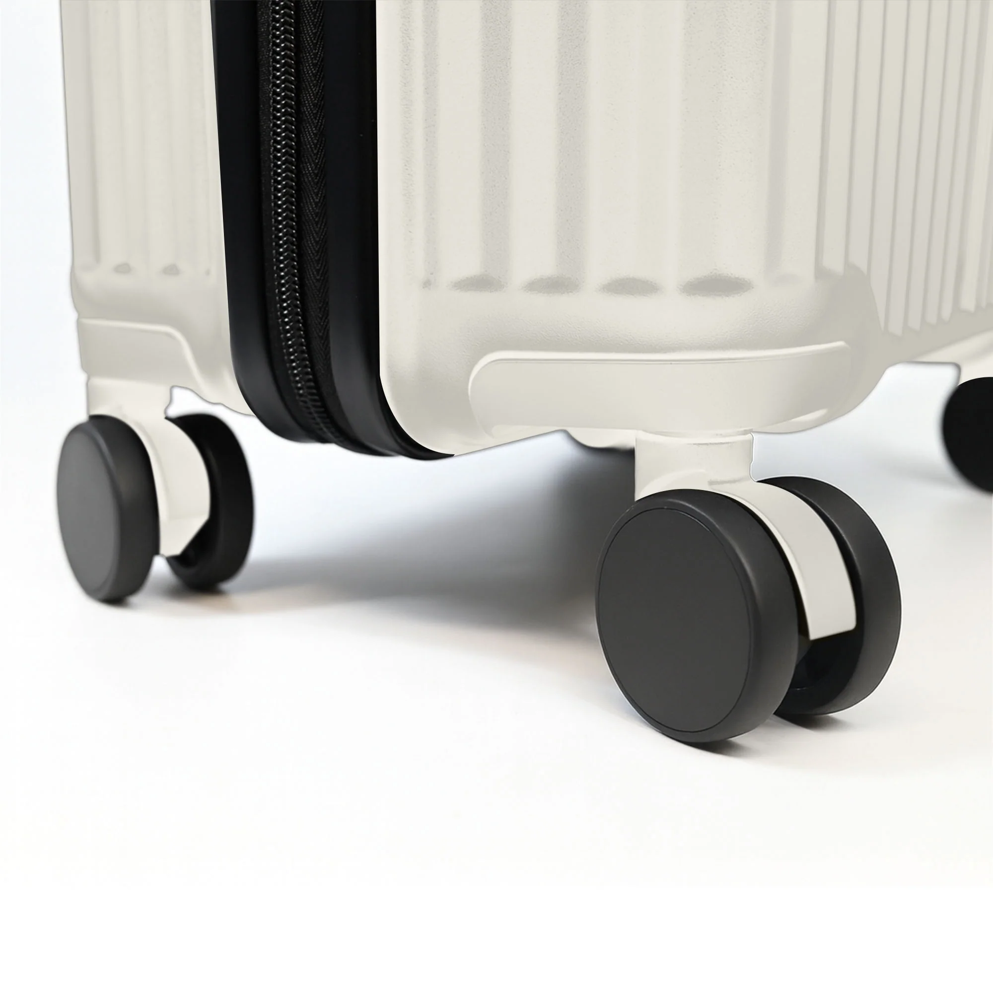 Air Glide 20" Cabin Suitcase - 55 x 38 x 23cm in Ivory - Image 6