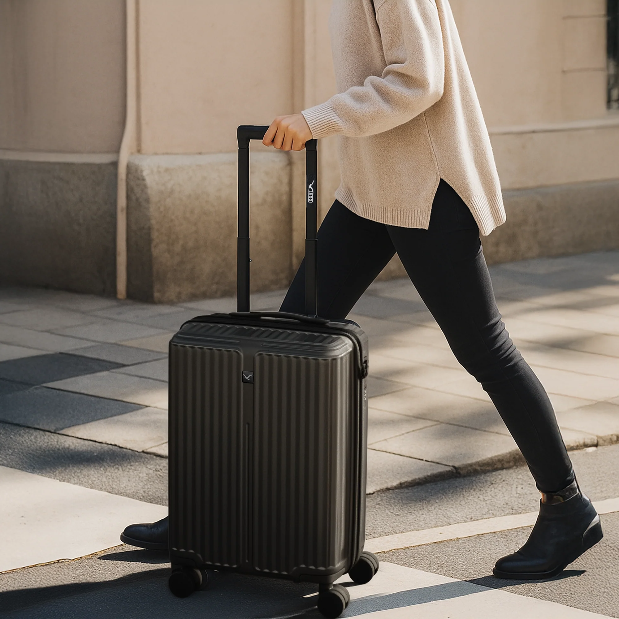 Air Glide 20" Cabin Suitcase  - 55 x 38 x 23cm in Black - Image 9