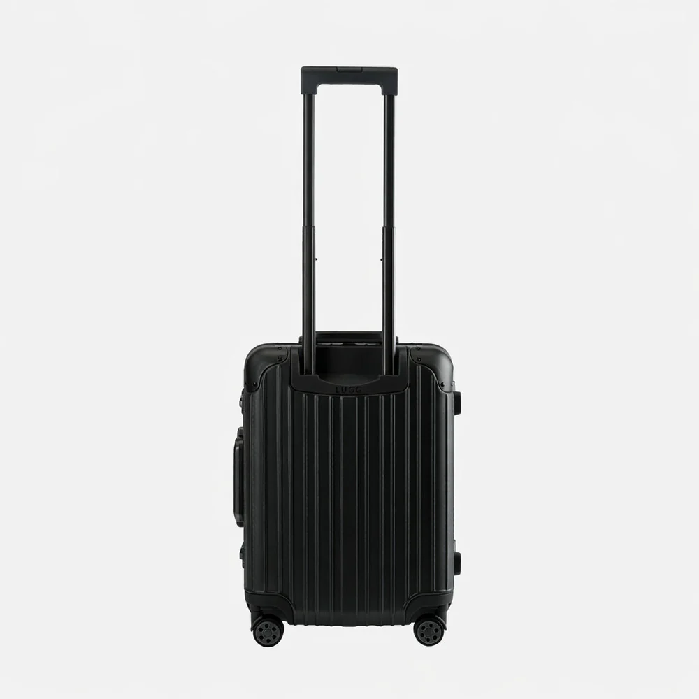 Oasis 24" Medium Suitcase - 67 × 46 × 29cm in Black - Image 3