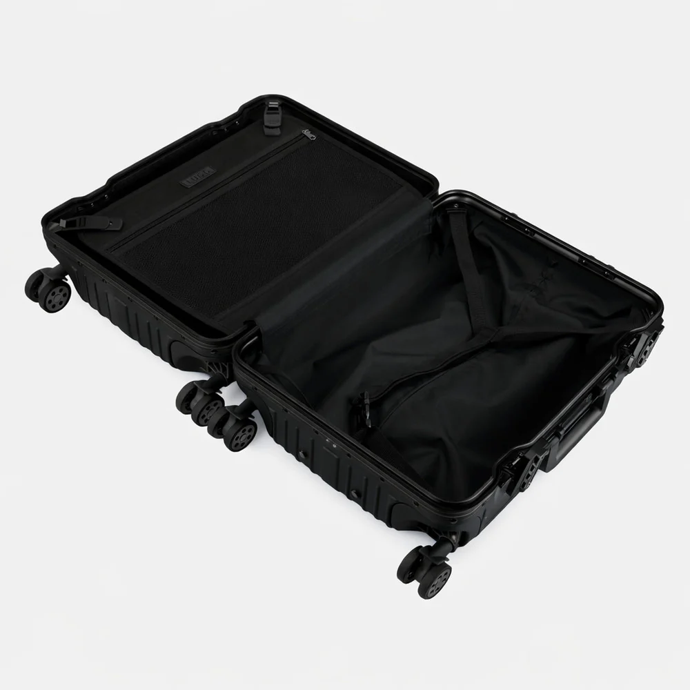 Oasis 24" Medium Suitcase - 67 × 46 × 29cm in Black - Image 7